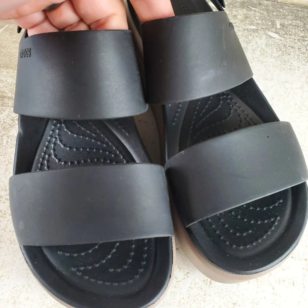 Crocs Brooklyn Low Wedge Womens Sandal Sz 7 Black Mushroom Adjustable Heel Strap